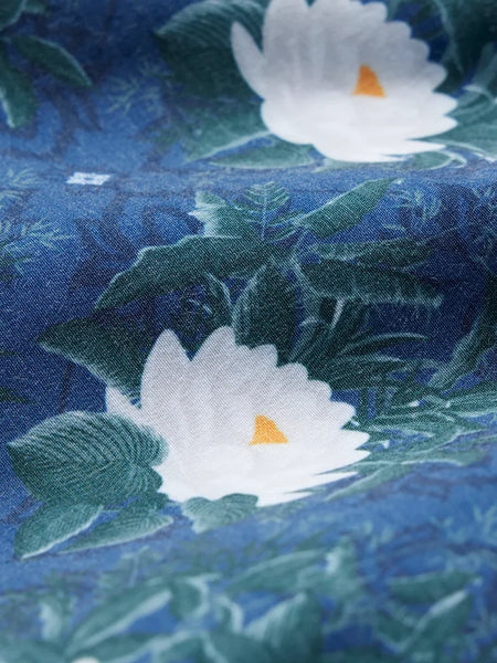 Bayberry Trunk - Navy White Lotus