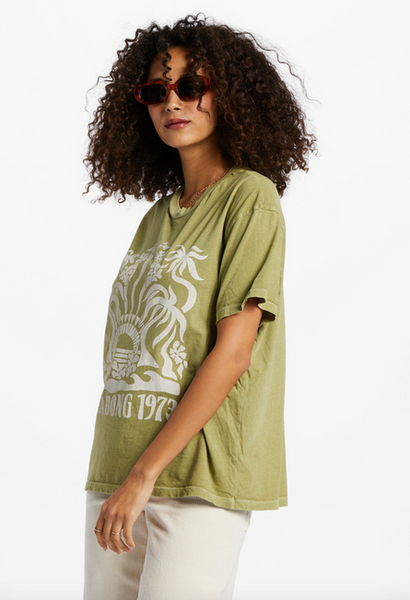 Stay Wavy Tee - Avocado