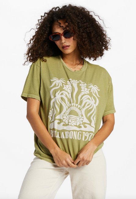 Stay Wavy Tee - Avocado