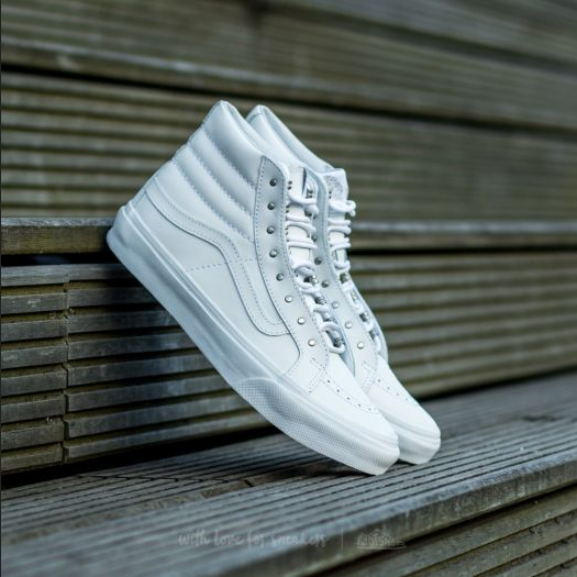 SK8-Hi Shoe - True White